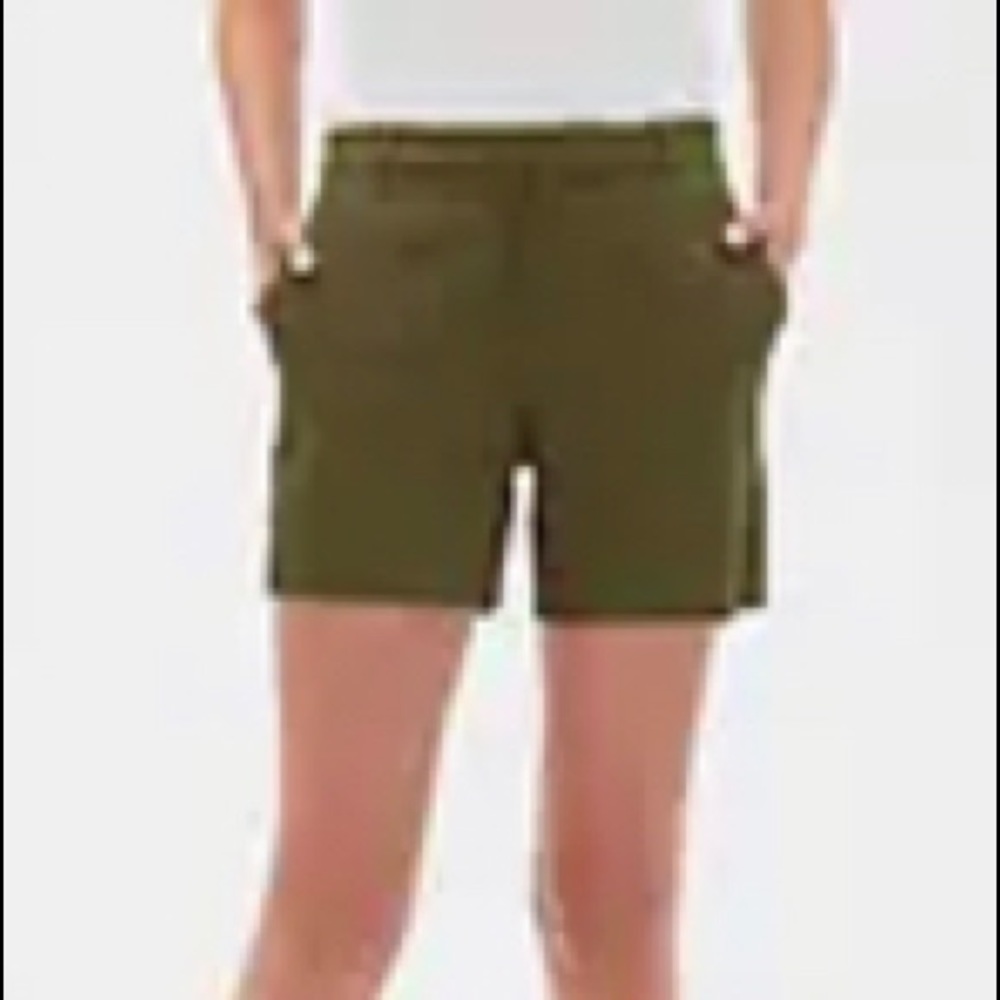 Banana Republic NWT 5” chino shorts